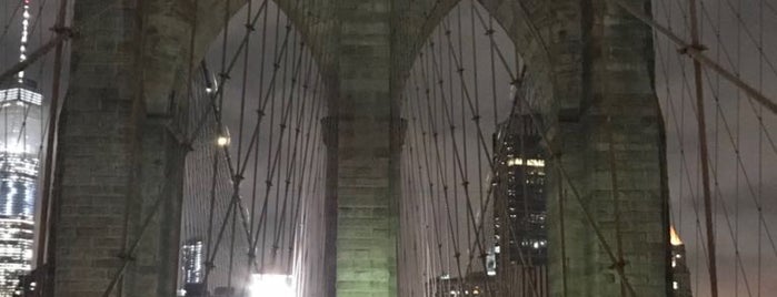 Brooklyn Bridge is one of Tempat yang Disukai Antonio Carlos.