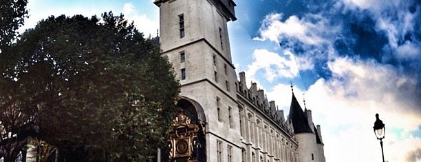 Palais de Justice de Paris is one of 「带一本书去巴黎」.