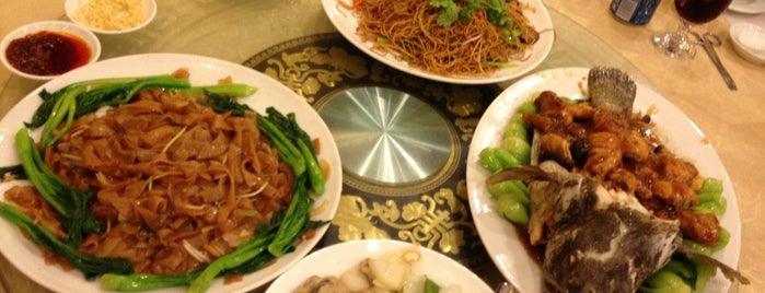 Ái Huê Restaurant 愛華酒樓 is one of Saigon's Food and Beverage 1.
