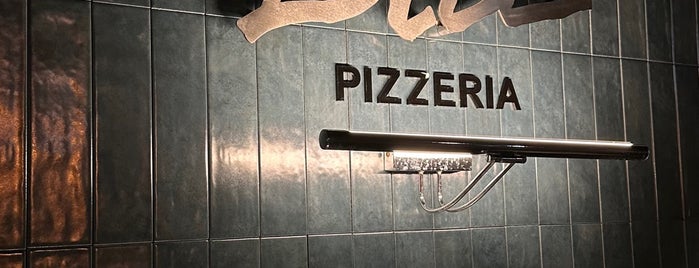 Blu Pizzeria is one of Dubai🇵🇸.