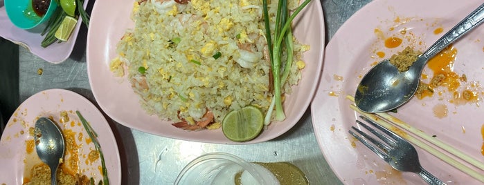 Lek & Rut Seafood is one of Bangkok Spots 1.
