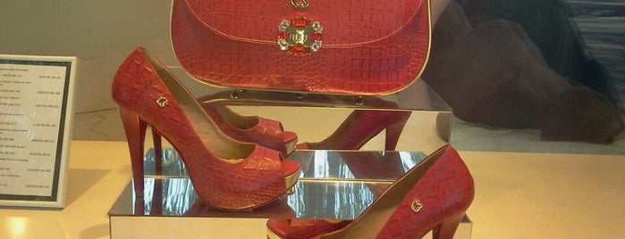 Carmen Steffens is one of Adeさんのお気に入りスポット.