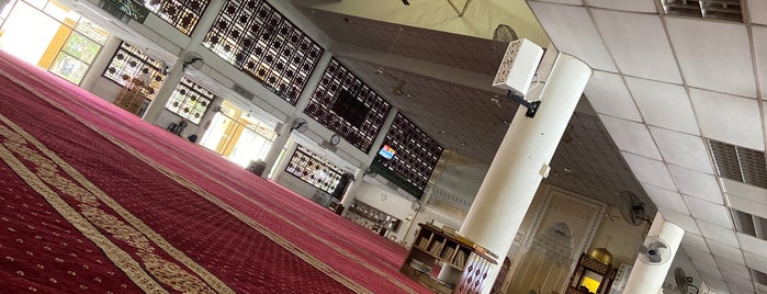Masjid Bandar Baru Sungai Buloh is one of Masjid & Surau, MY #4.