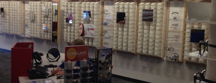 America's Best Contacts & Eyeglasses is one of สถานที่ที่ Marshie ถูกใจ.