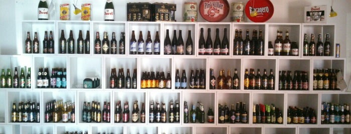 Beer Bank Guadalajara is one of Tempat yang Disimpan Karen 🌻🐌🧡.