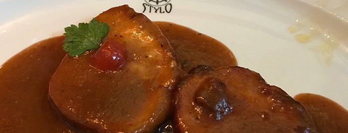 Restaurant "Stylo" is one of Posti che sono piaciuti a Fotoloco.