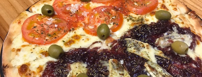 Cala Pizza is one of Club La Nación gastronomía.