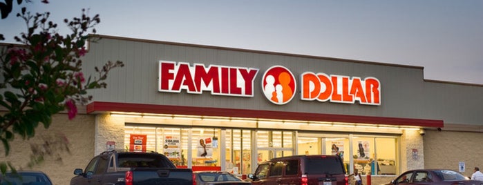 Family Dollar is one of Derrickさんのお気に入りスポット.