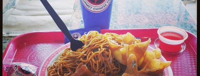 Panda Express is one of Lugares favoritos de Alyssa.