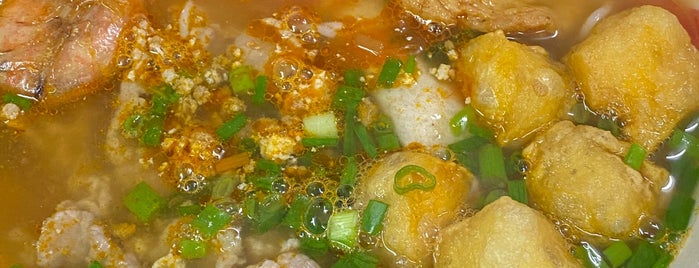 Bún Riêu Cua Thanh Hồng is one of ハノイガイド 全料理店.