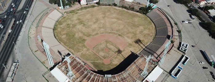 Estadio Héctor Espino is one of Para Salir en Hillo:.
