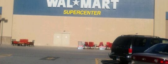 Walmart Supercenter is one of Lugares favoritos de Jacqueline.