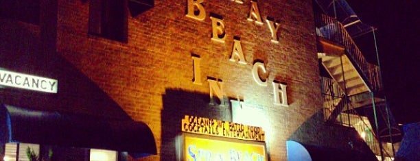 Spray Beach Inn Beach Haven is one of Lugares favoritos de Chris.