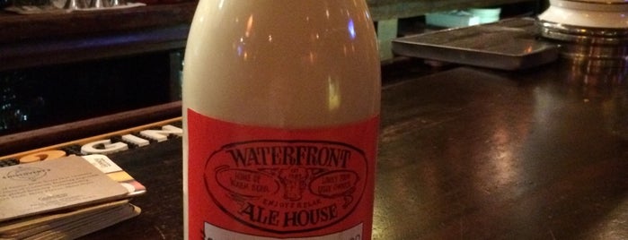 Waterfront Ale House is one of Brokelyn Beer Book.