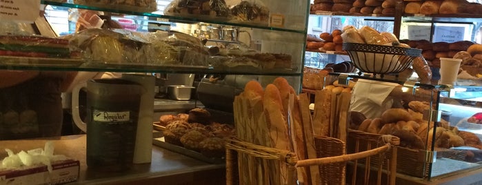 Mazzola Bakery is one of Lugares favoritos de Pia.