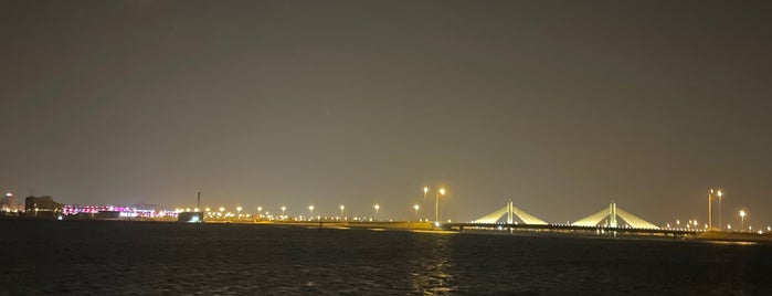 Bahrain Bay Bridge is one of Lieux qui ont plu à Majd.