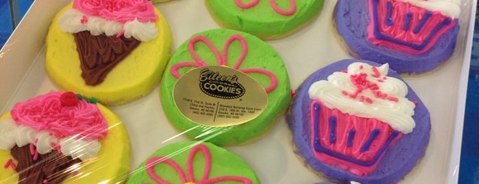 Eileen's Colossal Cookies is one of Sin City'in Beğendiği Mekanlar.