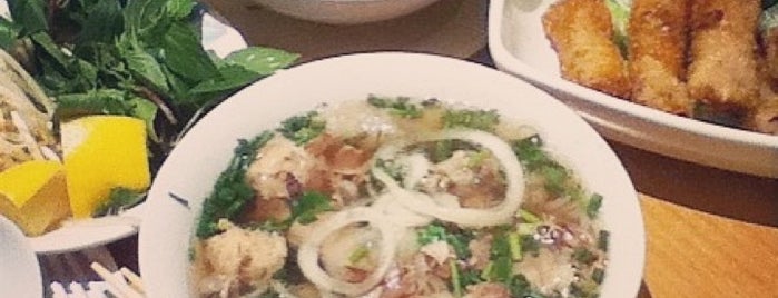 Phở Hòa is one of Lugares favoritos de Chie.