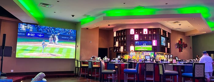Zig Zag Bar at Seminole Casino is one of Tempat yang Disukai Terri.