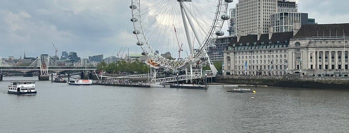 London Eye / Waterloo Pier is one of Marielaさんのお気に入りスポット.