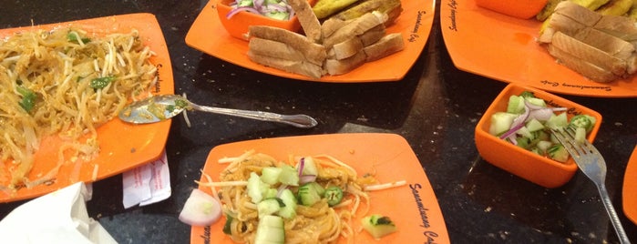 Sanamluang Cafe is one of Favorite Food.