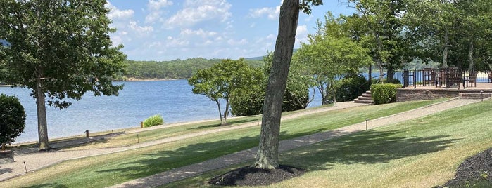 Rocky Gap Casino Resort is one of Traveling.