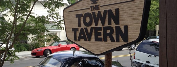 Town Tavern - Blowing Rock is one of Ryan : понравившиеся места.