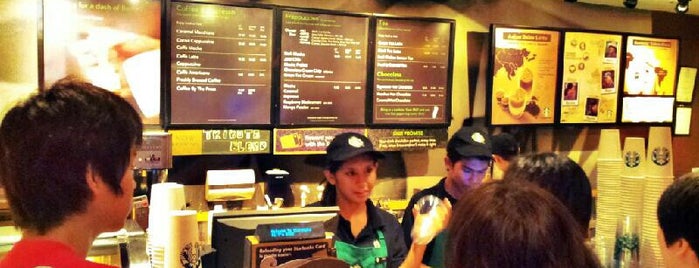Starbucks is one of Tempat yang Disukai Charlie.