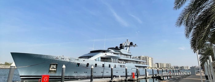 Yas Marina & Yacht Club is one of Buildings.