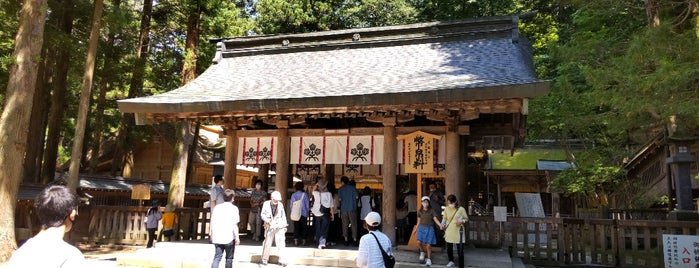 諏訪大社上社本宮 拝殿 is one of Lugares favoritos de Masahiro.