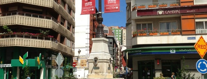 Plaza Río de la Pila is one of Locais curtidos por Erik.