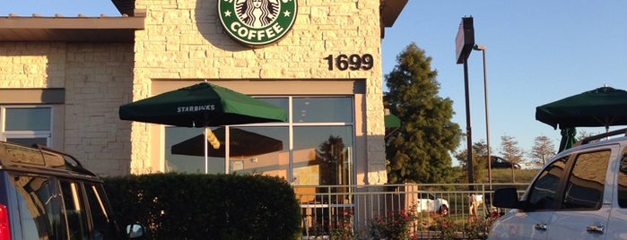 Starbucks is one of สถานที่ที่ Lucy ถูกใจ.