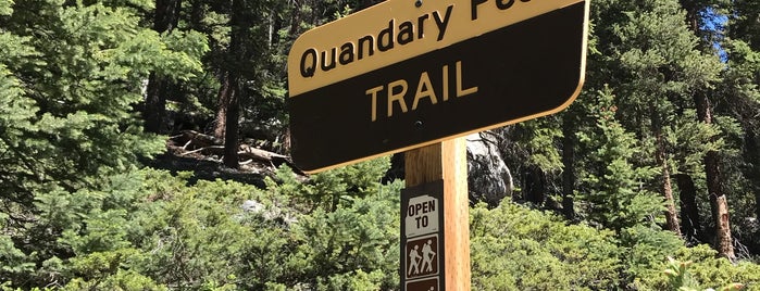 Quandary Peak Trail Head is one of สถานที่ที่ Zach ถูกใจ.