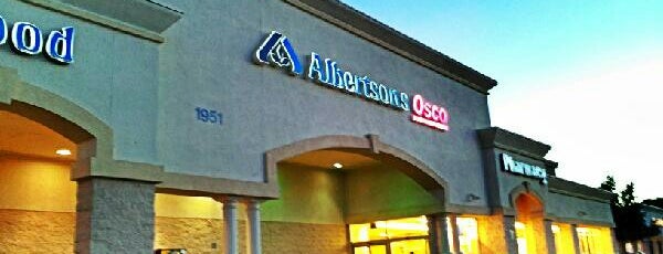 Albertsons is one of Johnnyさんのお気に入りスポット.