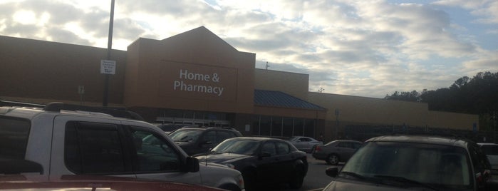 Walmart Supercenter is one of 1032 varneode st hinesville.