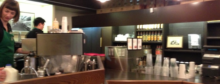 Starbucks is one of Lieux qui ont plu à Gaston.