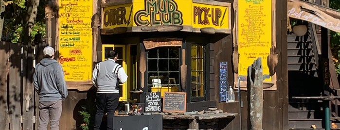 The Mud Club is one of Lugares favoritos de Gino.