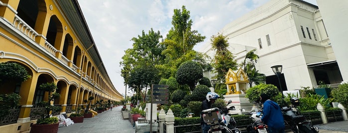 Suankularb Wittayalai School is one of Miizaoy on the Road^^.