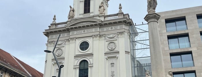 Église paroissiale Sainte-Anne de Belváros is one of Budapest.