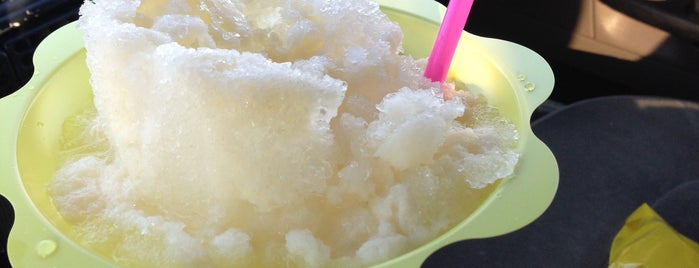 Aloha Shave Ice & Coffee Shoppe is one of Posti che sono piaciuti a Tyson.