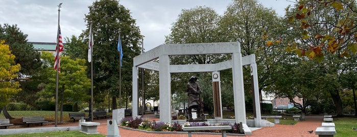 Massachusetts Korean War Veterans Memorial is one of Lugares guardados de Kimmie.