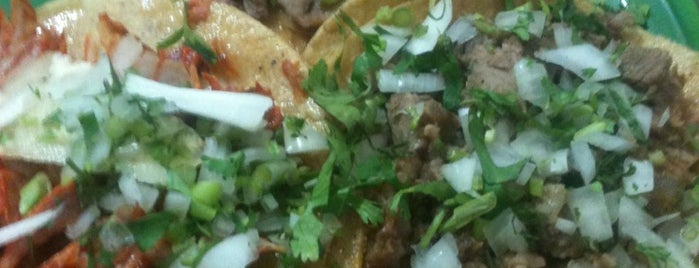 El súper Taco is one of Antojitos.