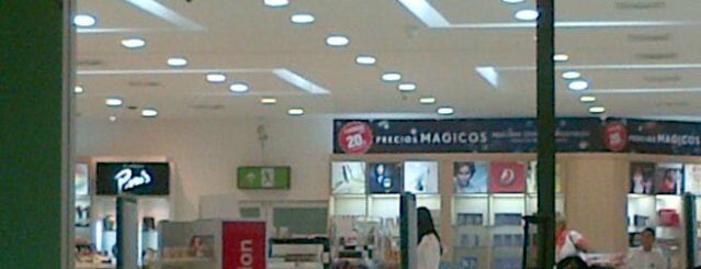 Duty Free is one of Orte, die Sandra gefallen.