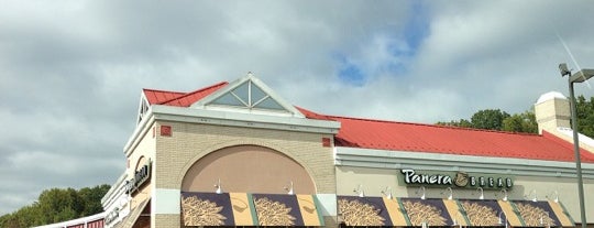 Panera Bread is one of Leoさんのお気に入りスポット.