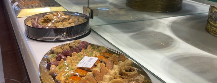 مخابز وحلويات الأرياف is one of Tempat yang Disukai Boshra.