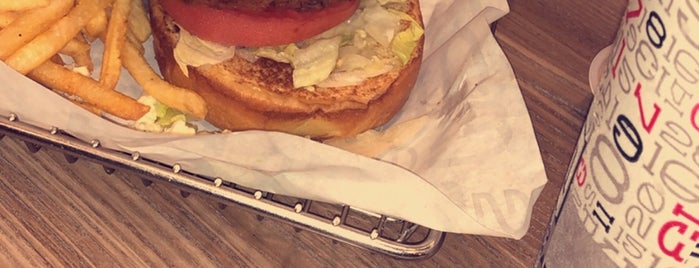 Burger 21 is one of Lisa : понравившиеся места.