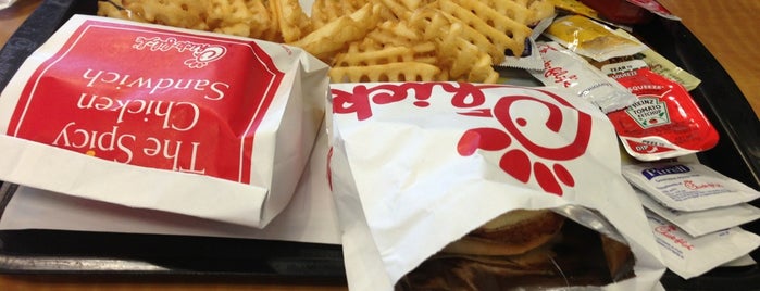 Chick-fil-A is one of Lugares favoritos de Richard.