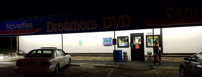Dreamers DVD is one of Lugares favoritos de Sneakshot.