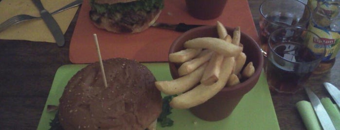 Les Super Filles du Tram is one of Burgers / Bagels / Best snacks.