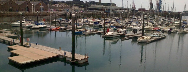 St Helier Harbour is one of Lugares favoritos de Rus.